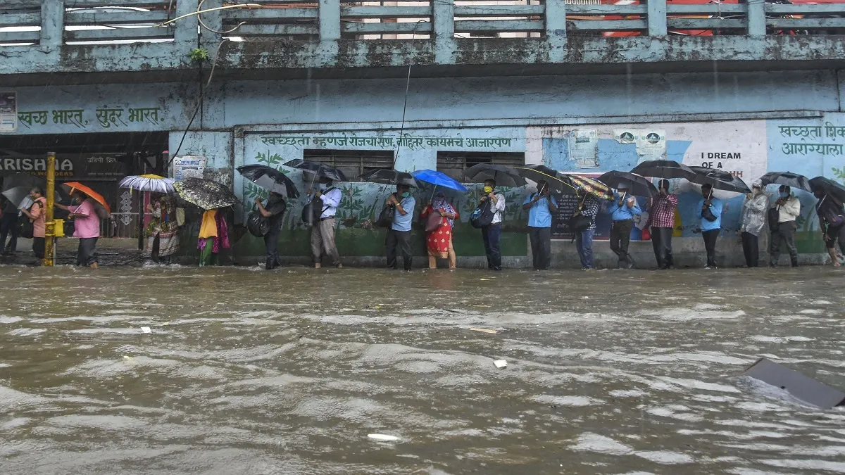 मुंबई और आसपास के इलाकों में बृहस्पतिवार सुबह तक भारी बारिश जारी रहेगी : IMD- India TV Hindi