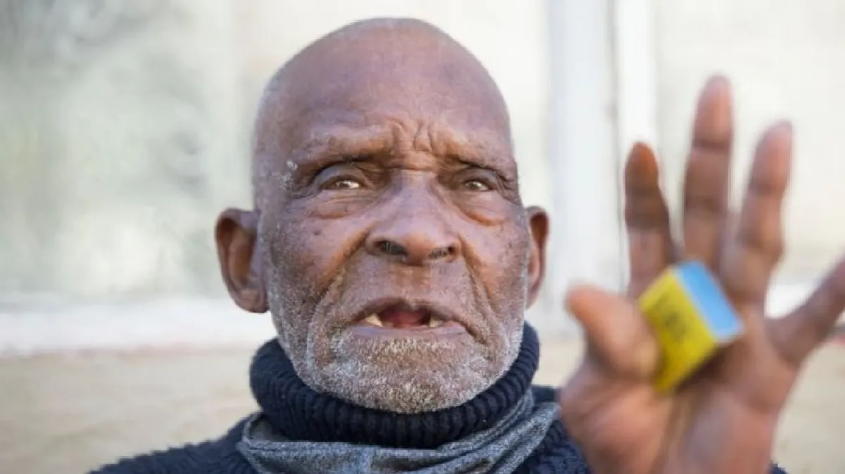 World s oldest man Fredie Blom dies aged 116 in South...- India TV Hindi