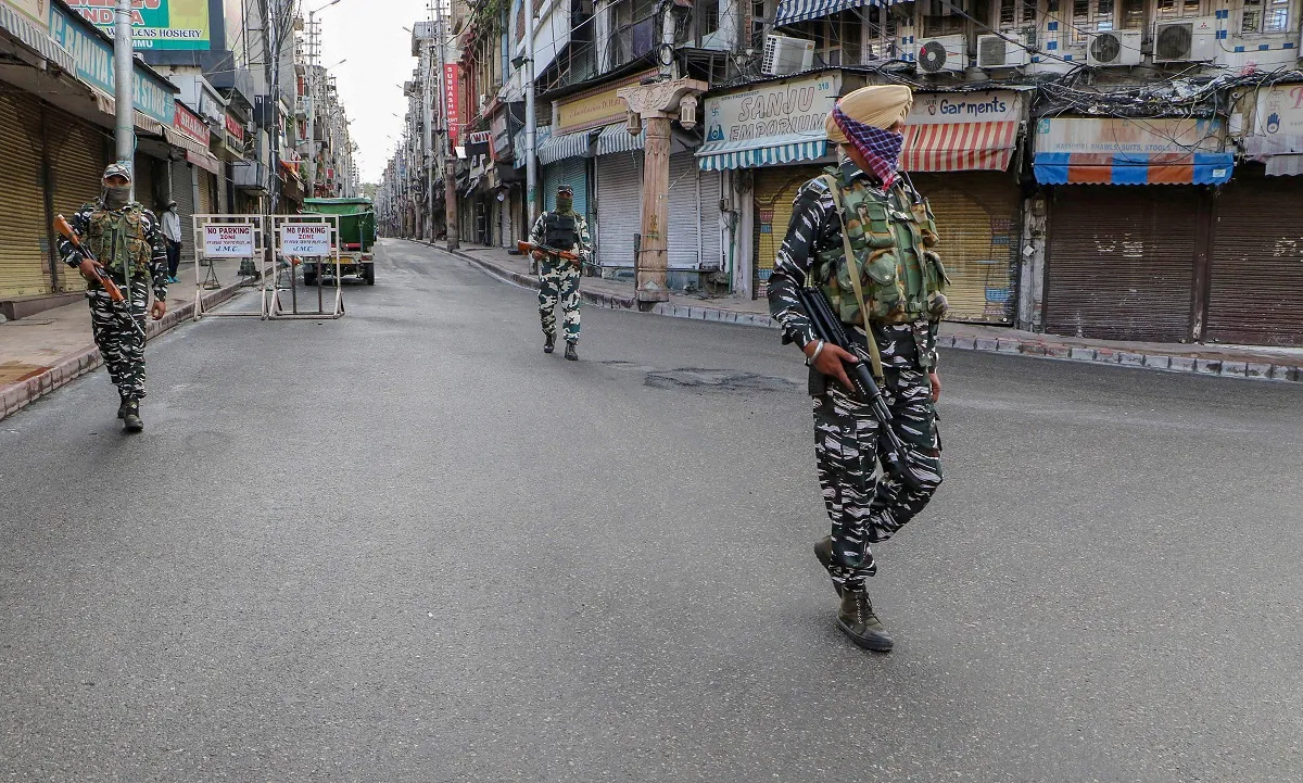 kashmir curfew to imposed on 4 and 5 august after terrorists call for black day । कश्मीर: 5 अगस्त को- India TV Hindi