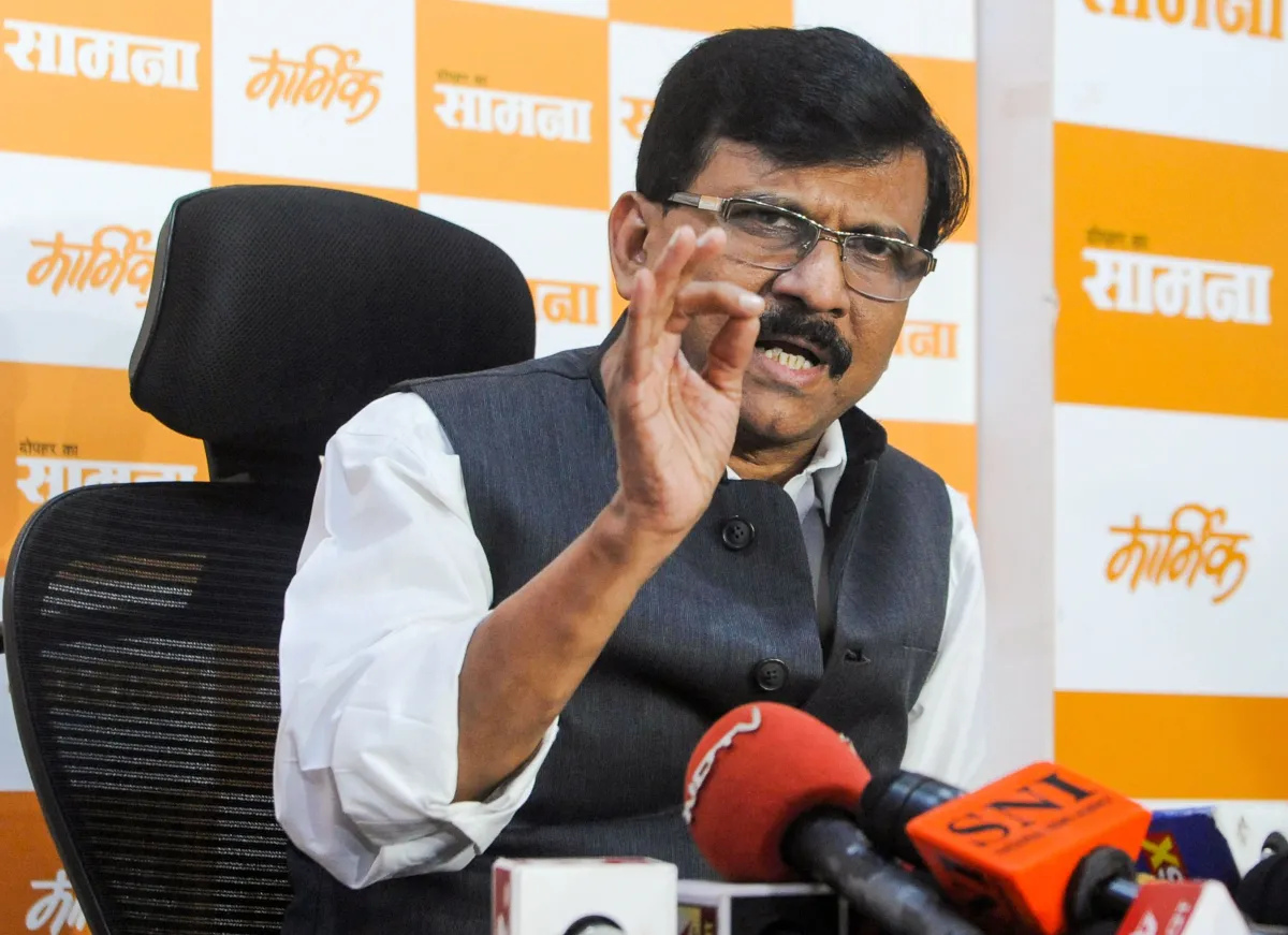 Sanjay Raut says no other person can lead Congress party except Gandhi family- India TV Hindi