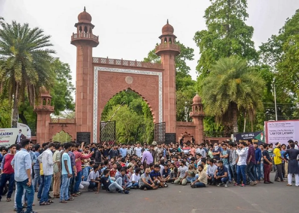 AMU students demand demonstration against demand for...- India TV Hindi