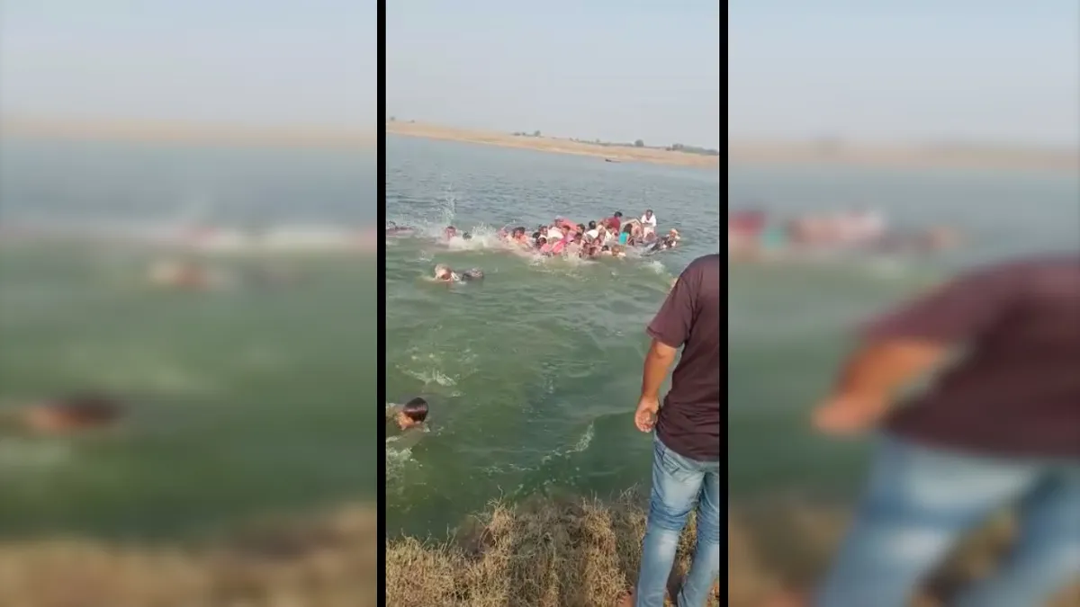 हादसे में 14 लोग डूब गए। इनमें से अभी तक 8 लोगों के शव बरामद हुए हैं।- India TV Hindi