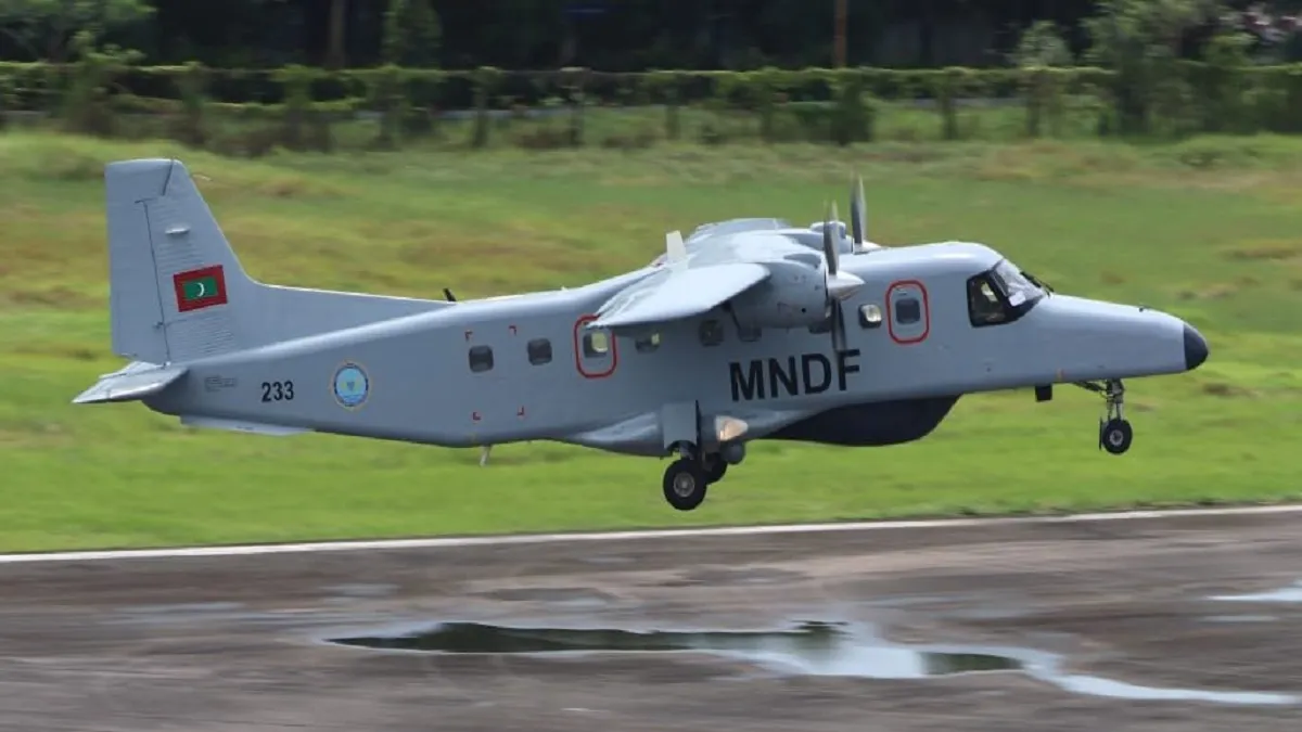 India gives Dornier aircraft to Maldives । और करीब आए भारत और मालदीव, भारत ने उपलब्ध कराया डोर्नियर - India TV Hindi