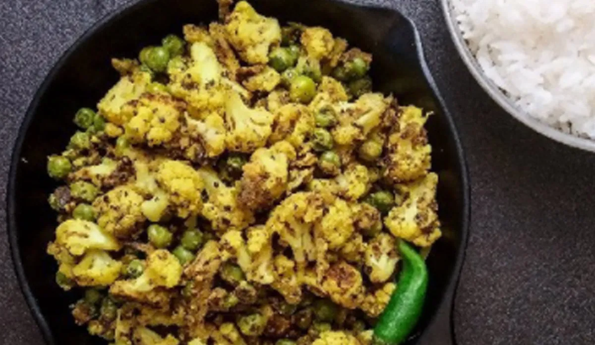 Recipe: घर पर बनाएं गोभी मटर की फ्राई सब्जी, ये रहा बनाने का सिंपल तरीका- India TV Hindi