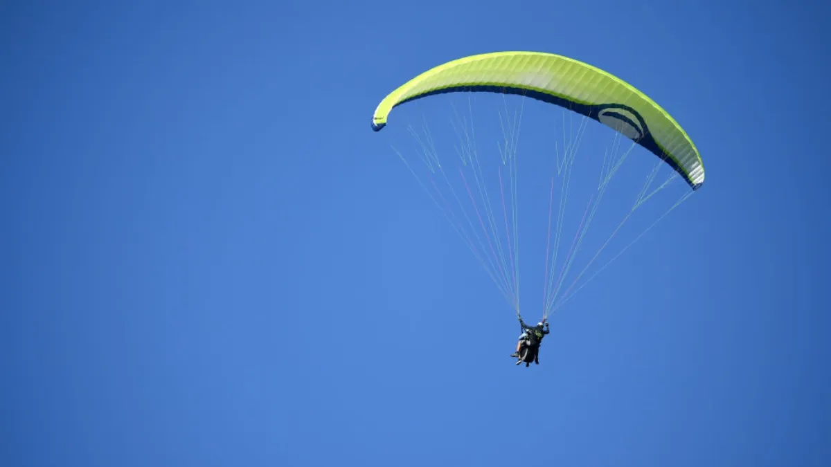 Himachal government will build paragliding center in Bir-Billing- India TV Hindi
