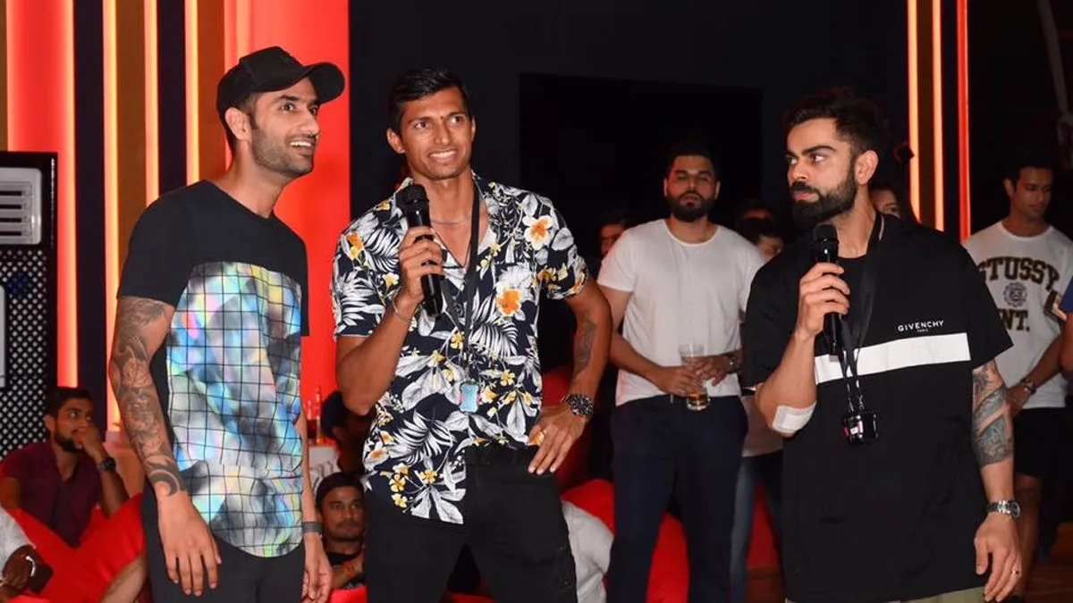 RCB players seen trying their hand at singing, Navdeep Saini said, 'We are all good singers' - India TV Hindi
