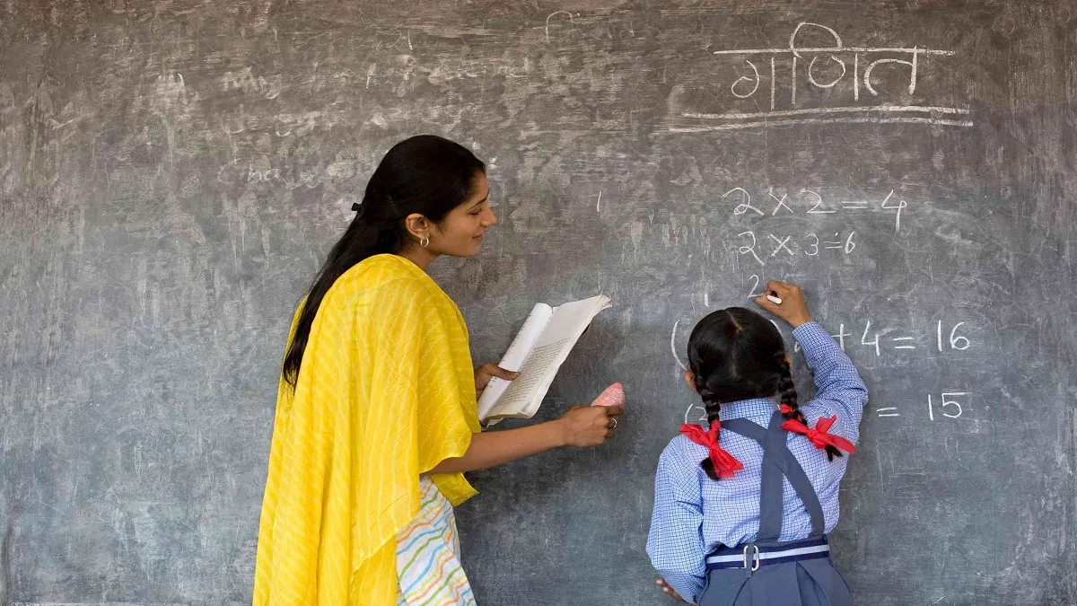 54 thousand teacher to be transferred by basic education department in UP- India TV Hindi