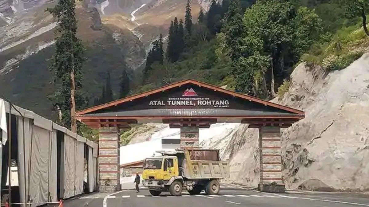 coronavirus detected in government officials of kullu pm modi to inaugurate Atal Tunnel on October 3- India TV Hindi