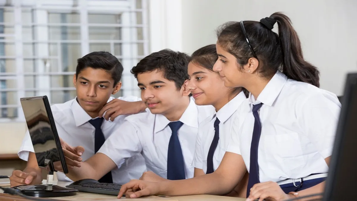 High-Tech World of Students in Delhi through Coding- India TV Hindi