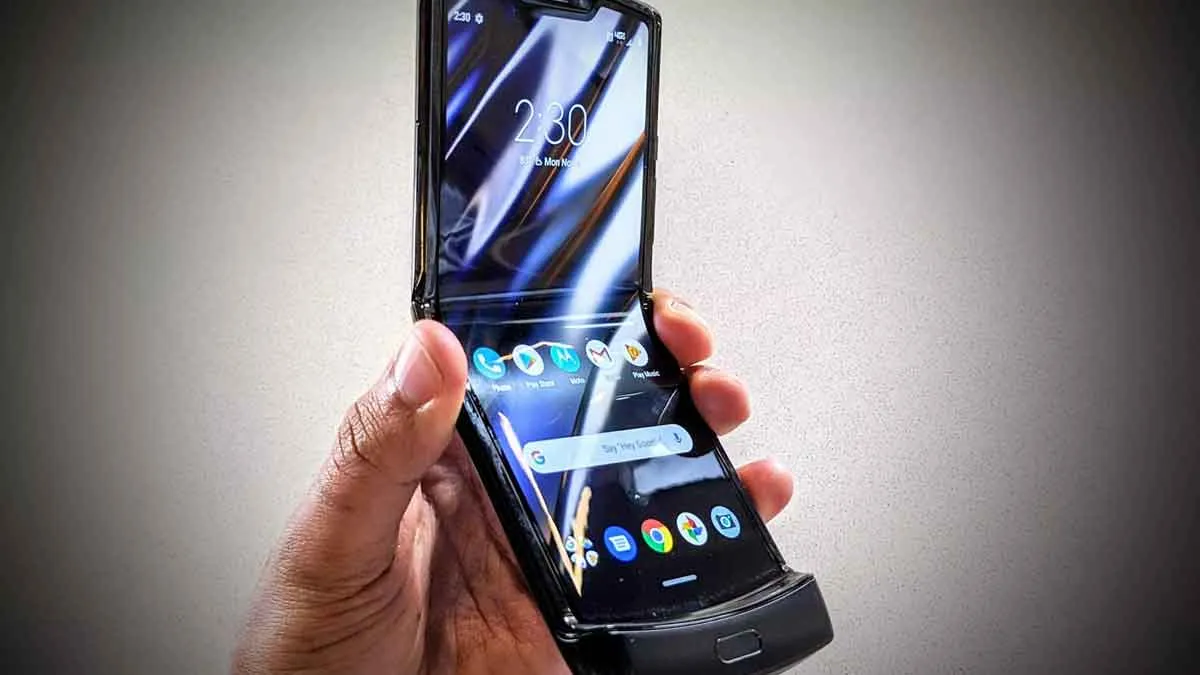 Motorola Razr 5G India Launch foldable phone costs Rs 124,999- India TV Paisa