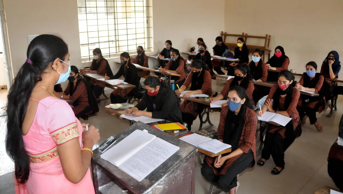 Board Examination cbse practical dates । छात्रों को देनी होगी बोर्ड परीक्षा, फरवरी में हो सकते हैं प- India TV Hindi