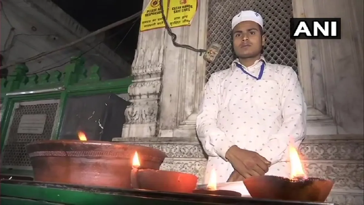 हजरत निजामुद्दीन दरगाह पर दिवाली की शाम जलाए गए दीप- India TV Hindi