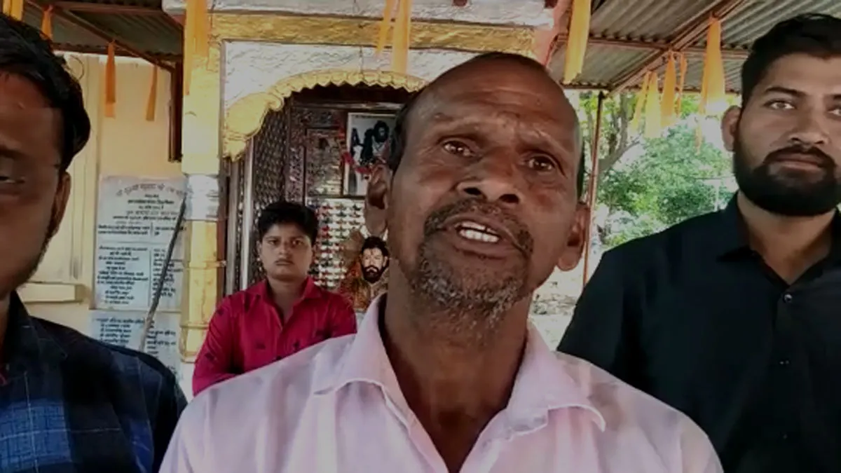 मध्य प्रदेश में अंधविश्वास की अजब तस्वीर, लगती हैं सांपों की अदालत- India TV Hindi