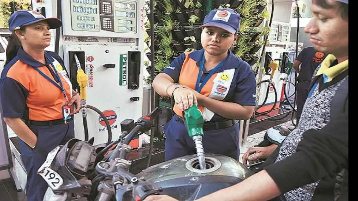 Petrol, diesel price hike pauses after continuous rise- India TV Paisa