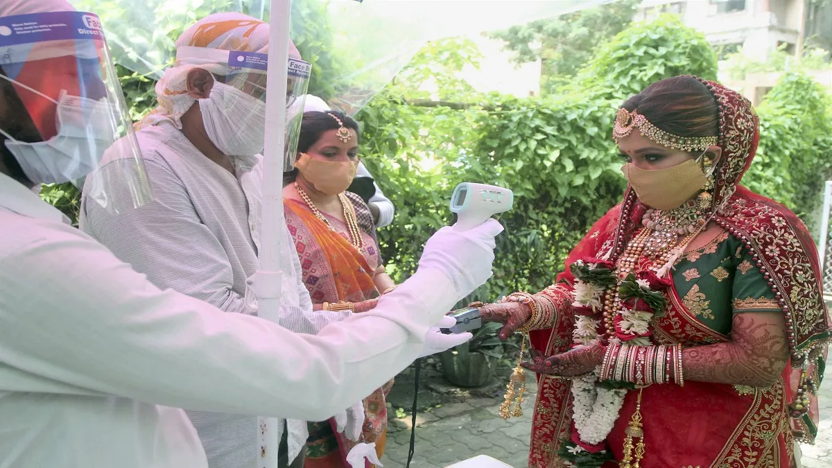 only 50 allowed in marriages hotspot markets will be closed । दिल्ली: शादी में 50 से अधिक लोग नहीं, - India TV Hindi