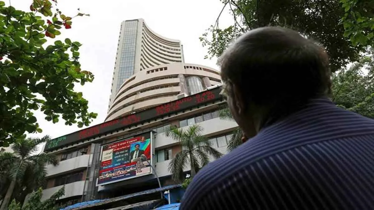 Market at record high: Sensex rallies over 250 pts in early trade; Nifty above 13,000- India TV Paisa