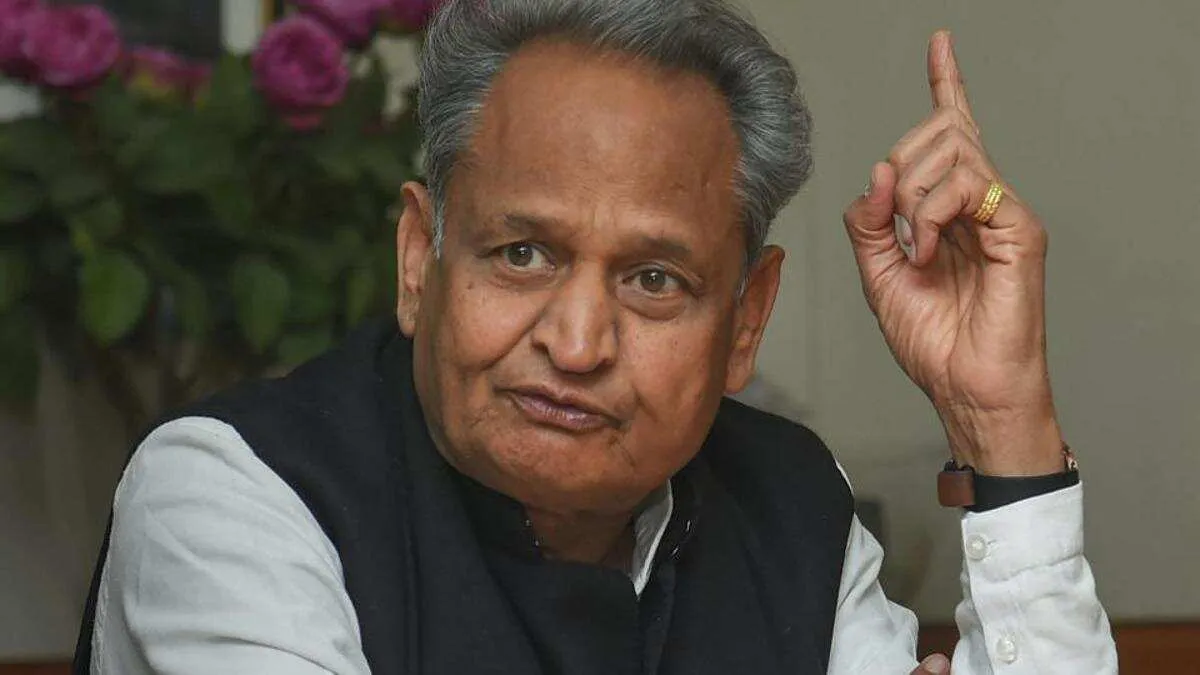 Ashok Gehlot asks officials to scale up COVID-19 testing in Rajasthan- India TV Hindi