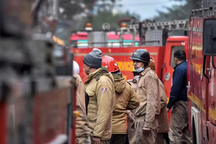 Fire breaks out at mask manufacturing unit in Delhi's...- India TV Hindi
