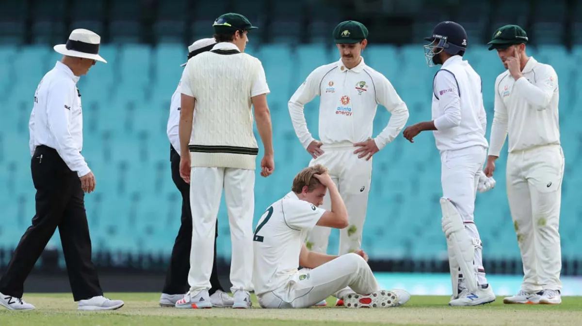 Australian player injured by Jasprit Bumrah shot, gone out of the ground after being hit on the head- India TV Hindi