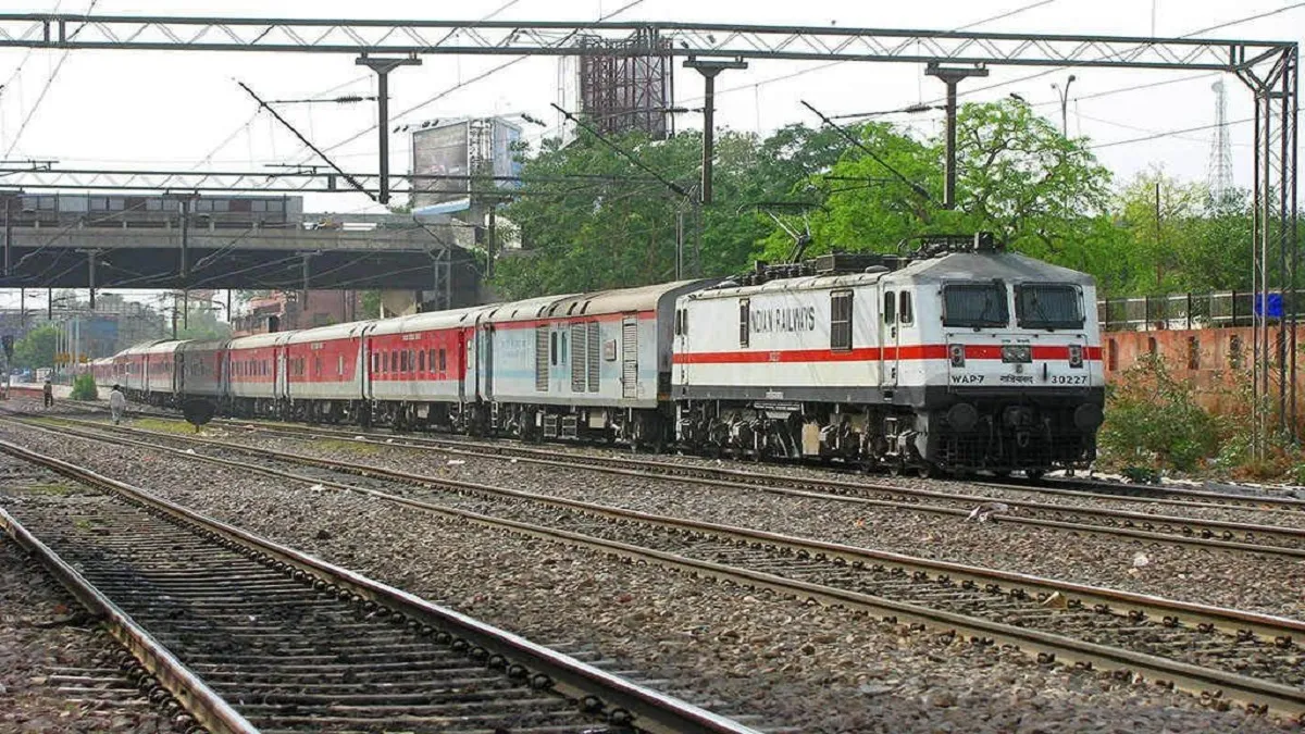 अब फटाफट बुक करा सकेंगे ट्रेन का टिकट - India TV Hindi