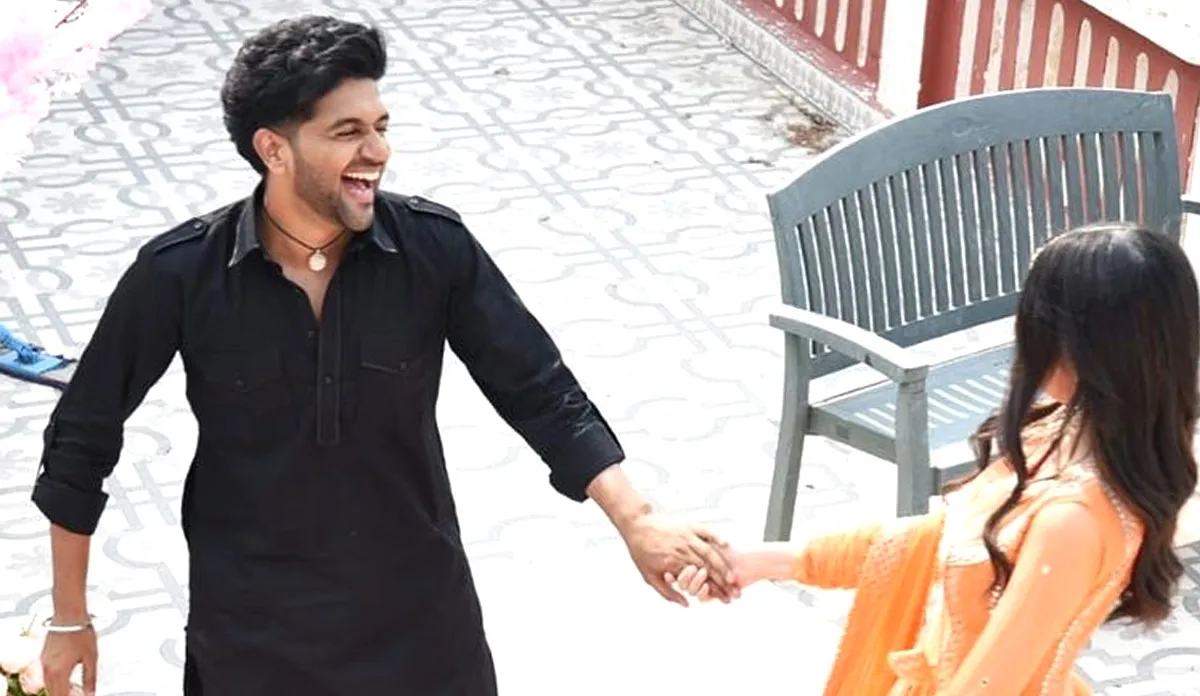 guru randhawa engagement- India TV Hindi