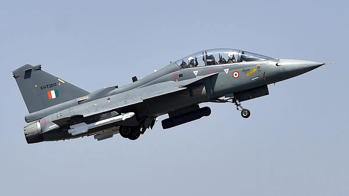 LCA Tejas aircraft better than chinese pakistan joint venture jf-17 fighter says IAF chief rks bhada- India TV Hindi
