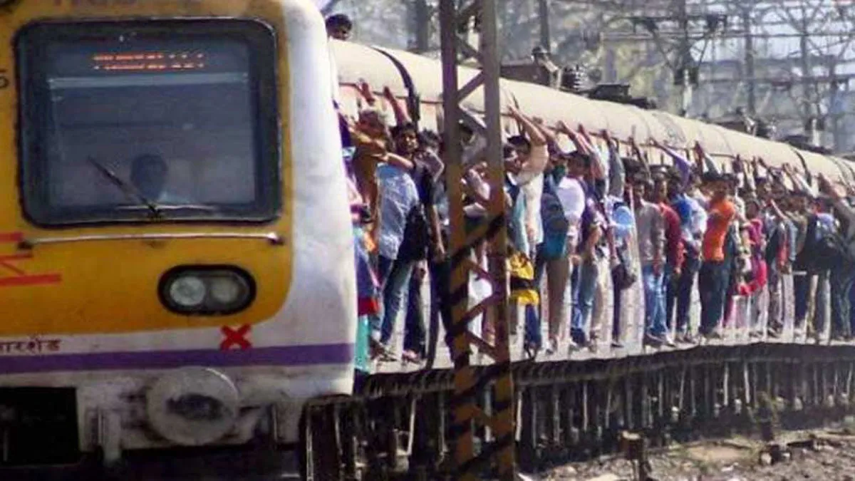 Mumbai Local Train, Mumbai Local Train Date, Mumbai Local Train Run Date- India TV Hindi
