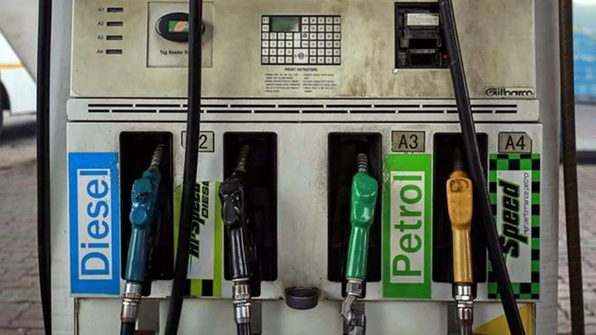 Fuel prices touch record high in Delhi, Mumbai- India TV Paisa
