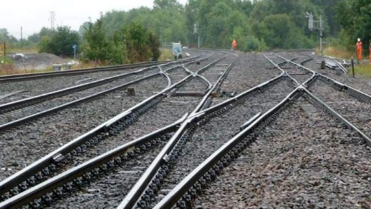 ट्रेन से हुए दो टुकड़े,...- India TV Hindi