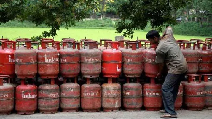 LPG Gas subsidy check online bank account know details, LPG Gas subsidy, LPG Gas subsidy check onlin- India TV Paisa