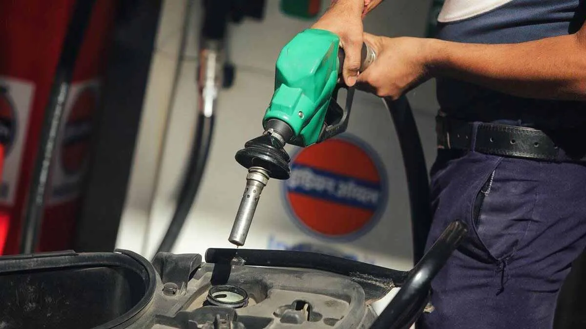Govt reduces Tax on petrol and diesel fuel become cheaper in Meghalaya- India TV Paisa