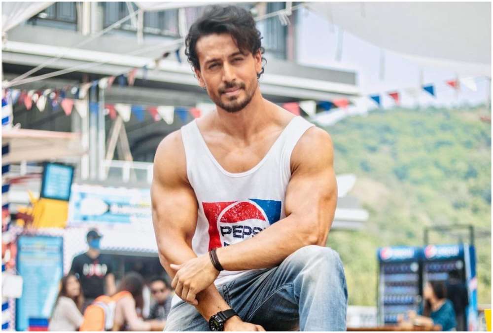 Image result for बॉलीवुड अभिनेता टाइगर श्रॉफ ने रविवार को 'वैलेंटाइन डे' के मौके पर अपने पहले प्यार के बारे में खुलासा किया।