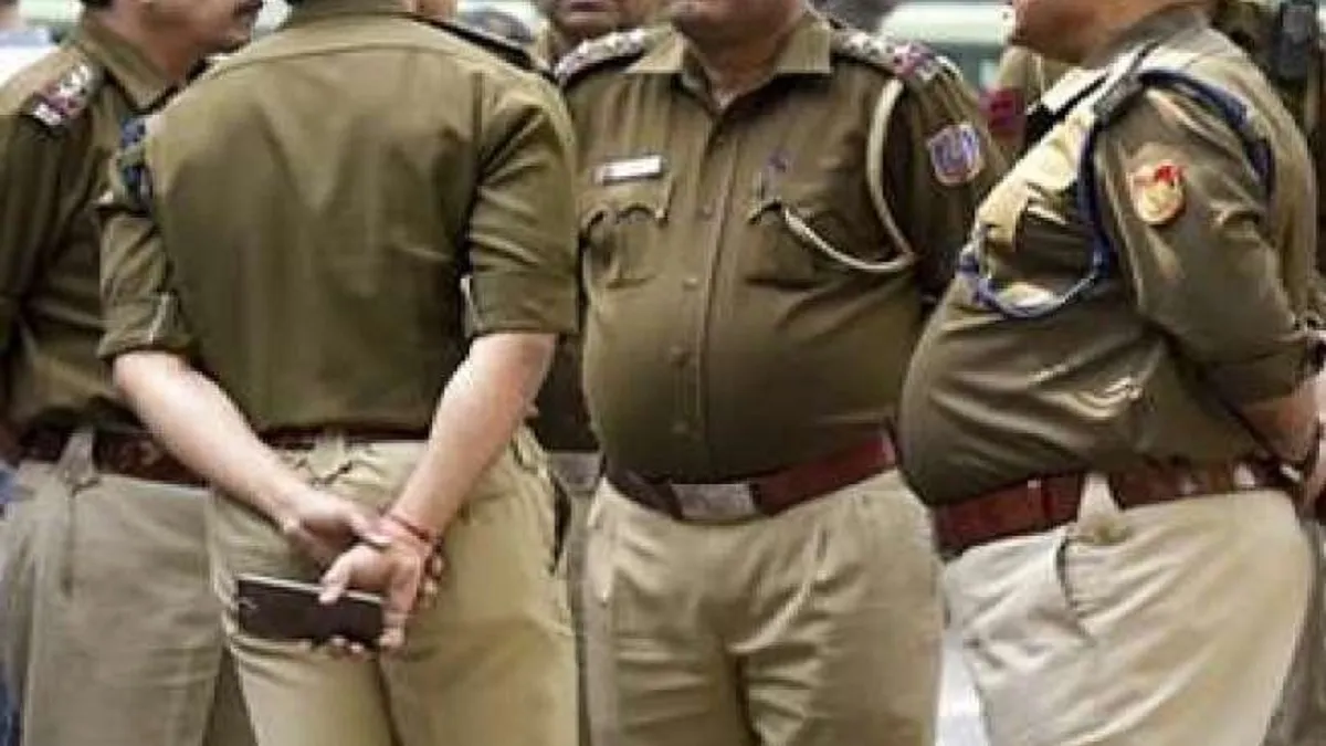 बुलंदशहर: अतिक्रमण हटावाने गई पुलिस टीम पर हमला, चौकी प्रभारी समेत 3 पुलिसकर्मी घायल- India TV Hindi