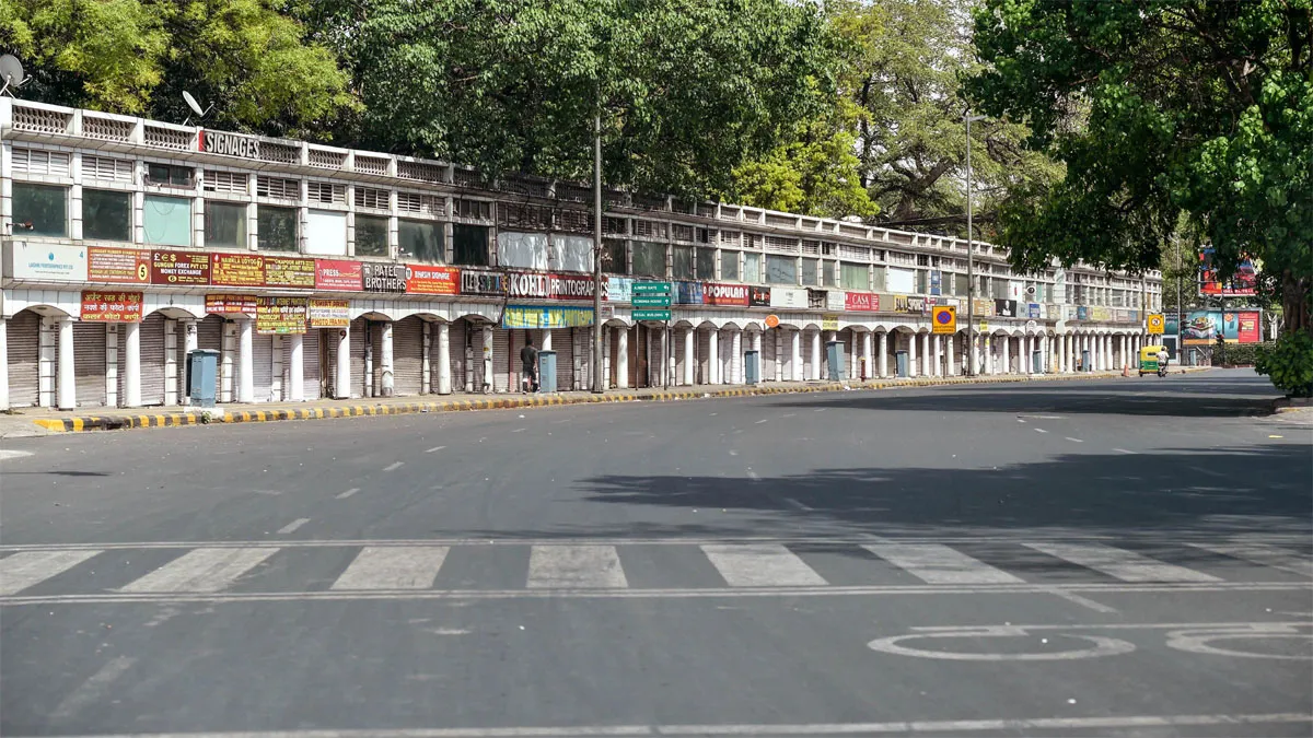 New Delhi: Connaught Place wears a deserted look after...- India TV Hindi