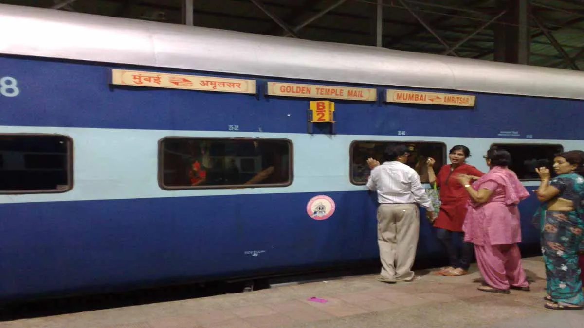 indian railways IRCTC announced good news three tier ac coaches available at lowest fare for passeng- India TV Paisa