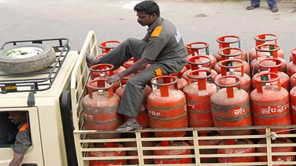 LPG price double in 7 years; LPG gas cylinder price doubles in 7 years- India TV Paisa
