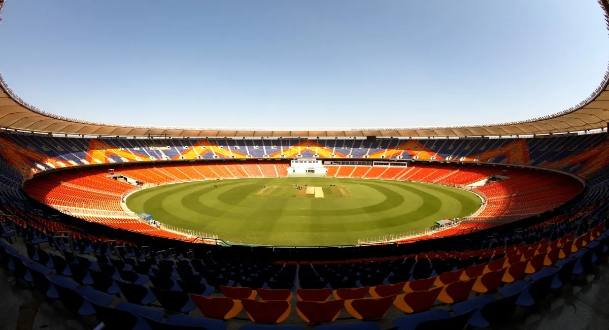  भारत और इंग्लैंड के बीच नरेंद्र मोदी स्टेडियम में पांच मैचों की टी20 सीरीज खेली जा रही है जिसमें पह- India TV Hindi