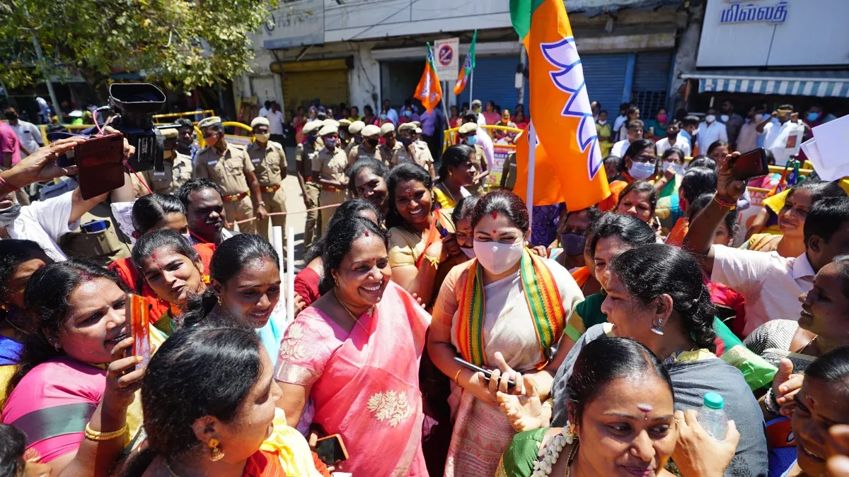 तमिलनाडु में BJP ने खुशबू सुंदर पर खेला दांव, थाउजेंड लाइट्स विधानसभा सीट से उतारा- India TV Hindi