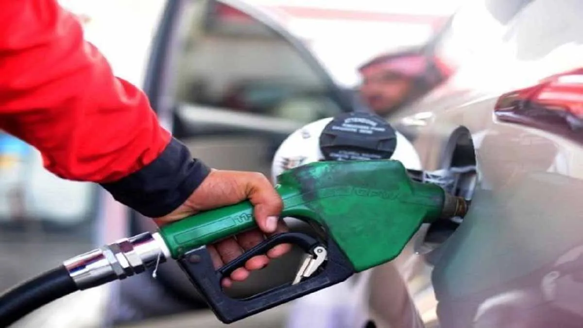 Petrol and diesel price may costlier in Pakistan OGRA suggests increase up to Rs6 per litre - India TV Paisa