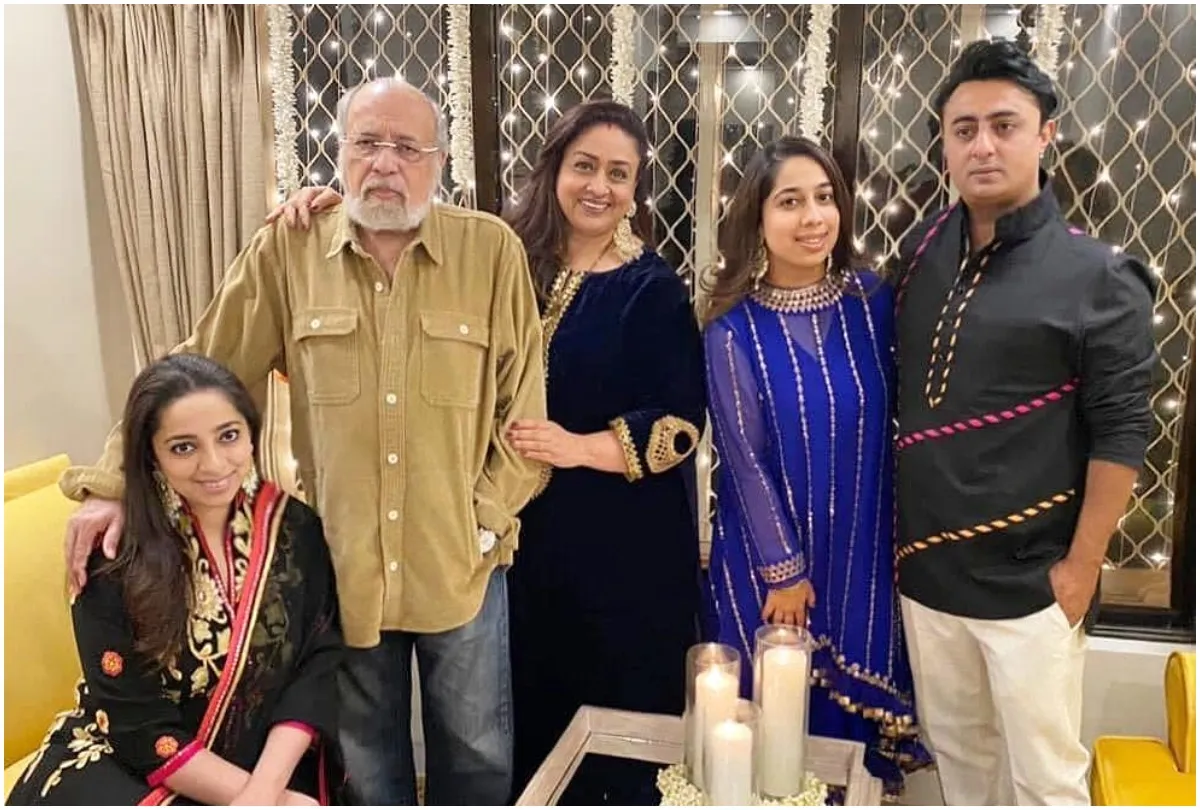 JP Dutta with family - India TV Hindi