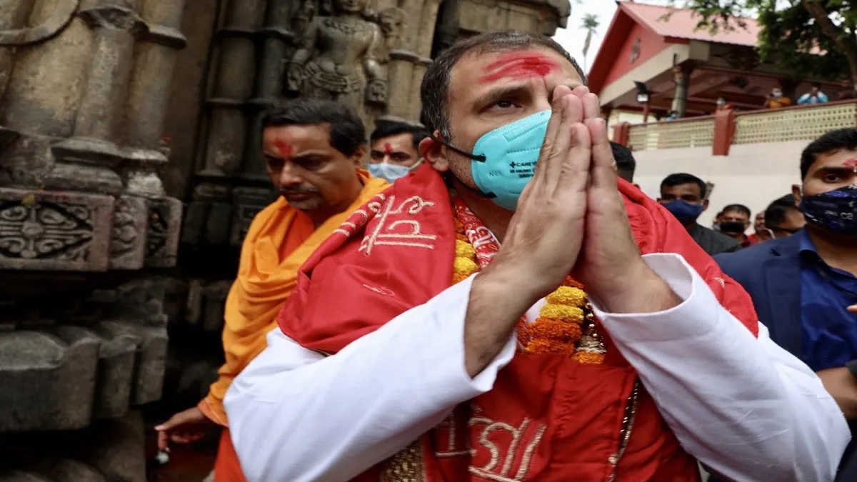 Rahul gandhi visits kamakhya temple in assam attacks bjp राहुल गांधी ने कामाख्या मंदिर में की पूजा, - India TV Hindi