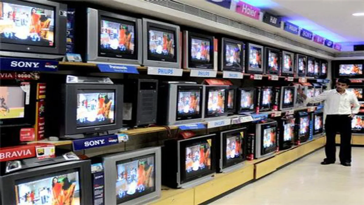 1 अप्रैल से पहले खरीद लिजिए अपना मनपसंद TV, 200 प्रतिशत बढ़ने वाले है दाम- India TV Paisa