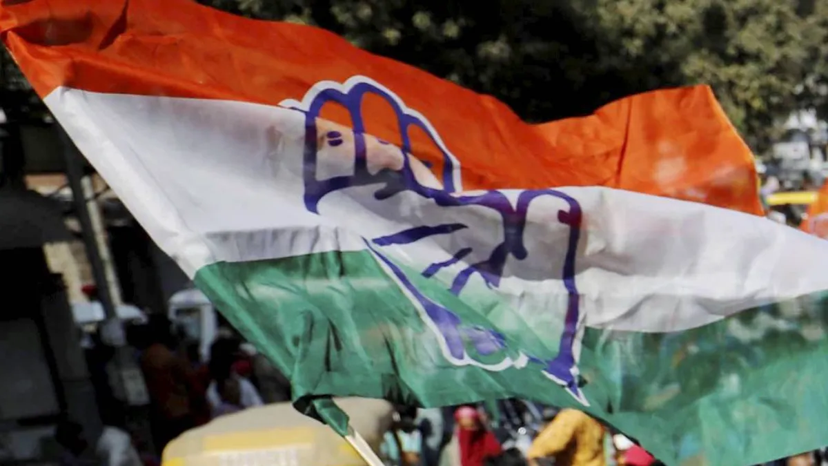 सर्वदलीय बैठक में कांग्रेस ने यूपी सरकार को घेरा, सराहना की अफवाह न फैलाने की दी सलाह- India TV Hindi