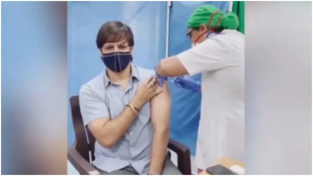 vivek oberoi gets vaccinated - India TV Hindi