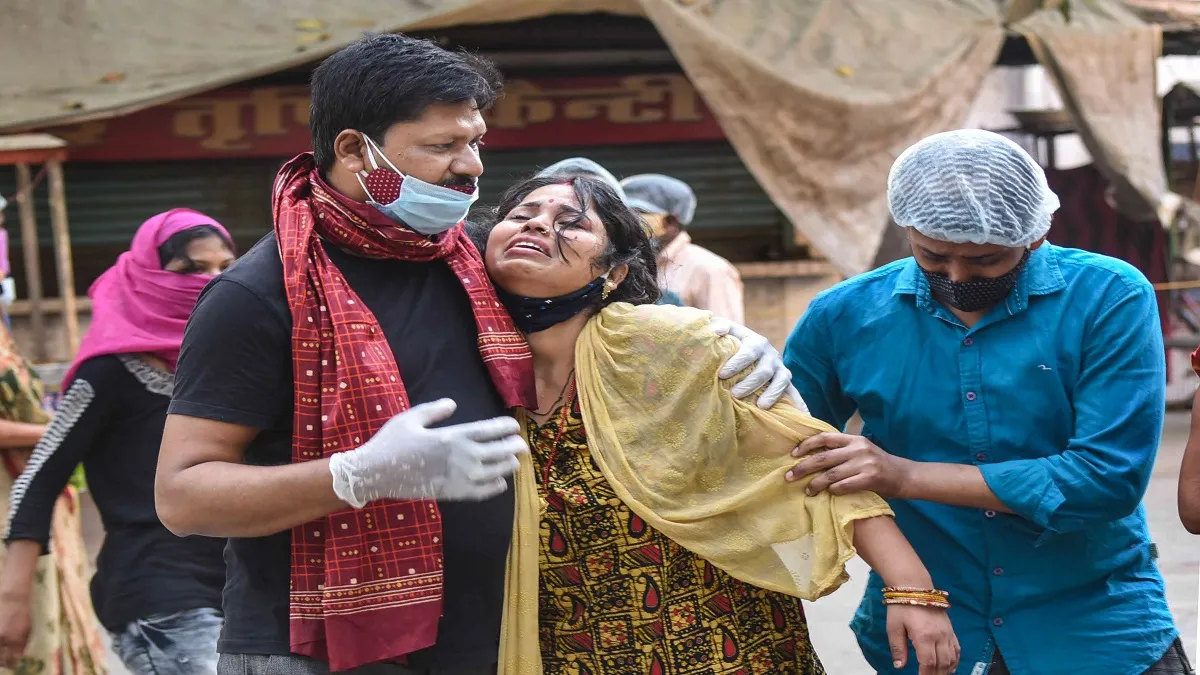 Tejashwi Yadav emotional over coronavirus situation in bihar तेजस्वी हुए भावुक, कहा- 'इतना असहाय, अस- India TV Hindi
