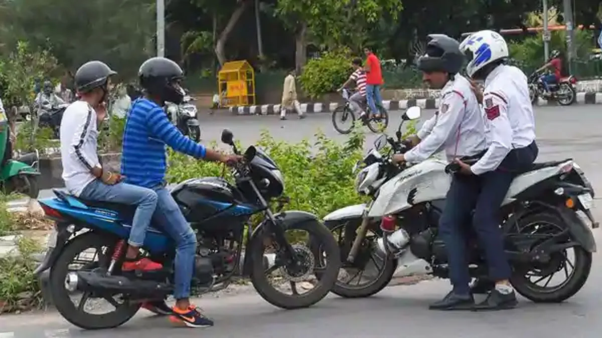 मोटरसाइकिल और कार चालकों के लिए बड़ी चेतावनी! पुलिस ने कही यह बात- India TV Paisa