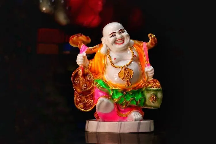 vastu tips today laughing buddha statue for home in hindi- India TV Hindi