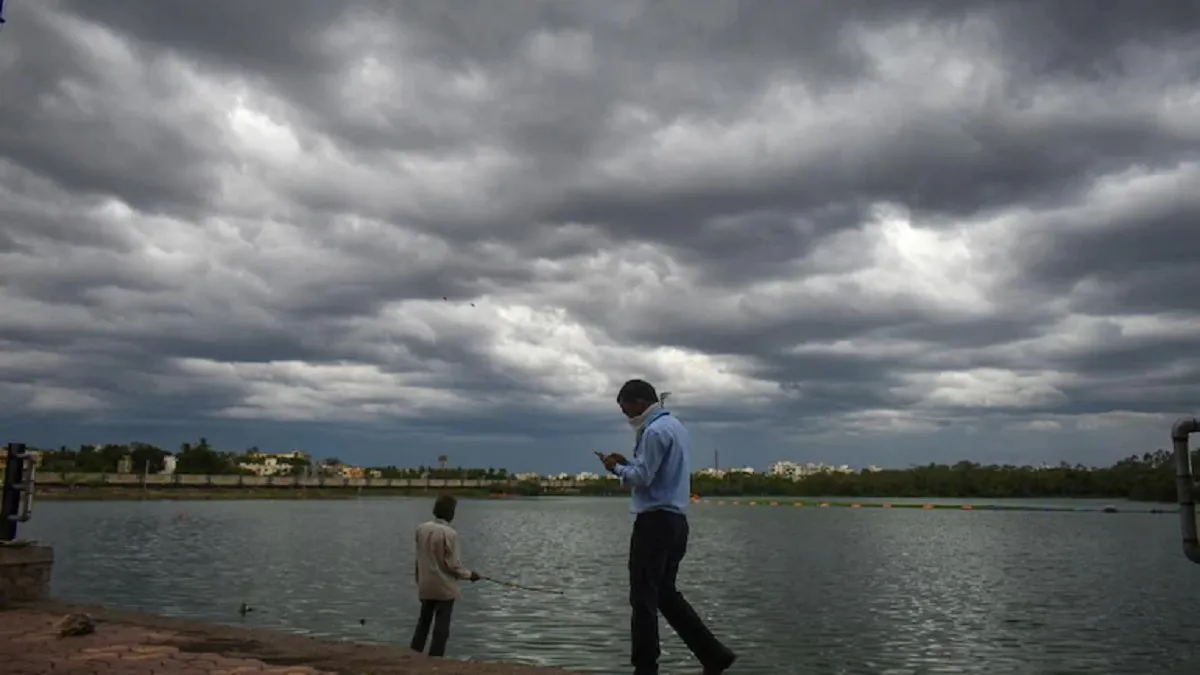 बंगाल की खाड़ी में बने दबाव के सोमवार तक चक्रवाती तूफान में बदलने की आशंका: आईएमडी- India TV Hindi