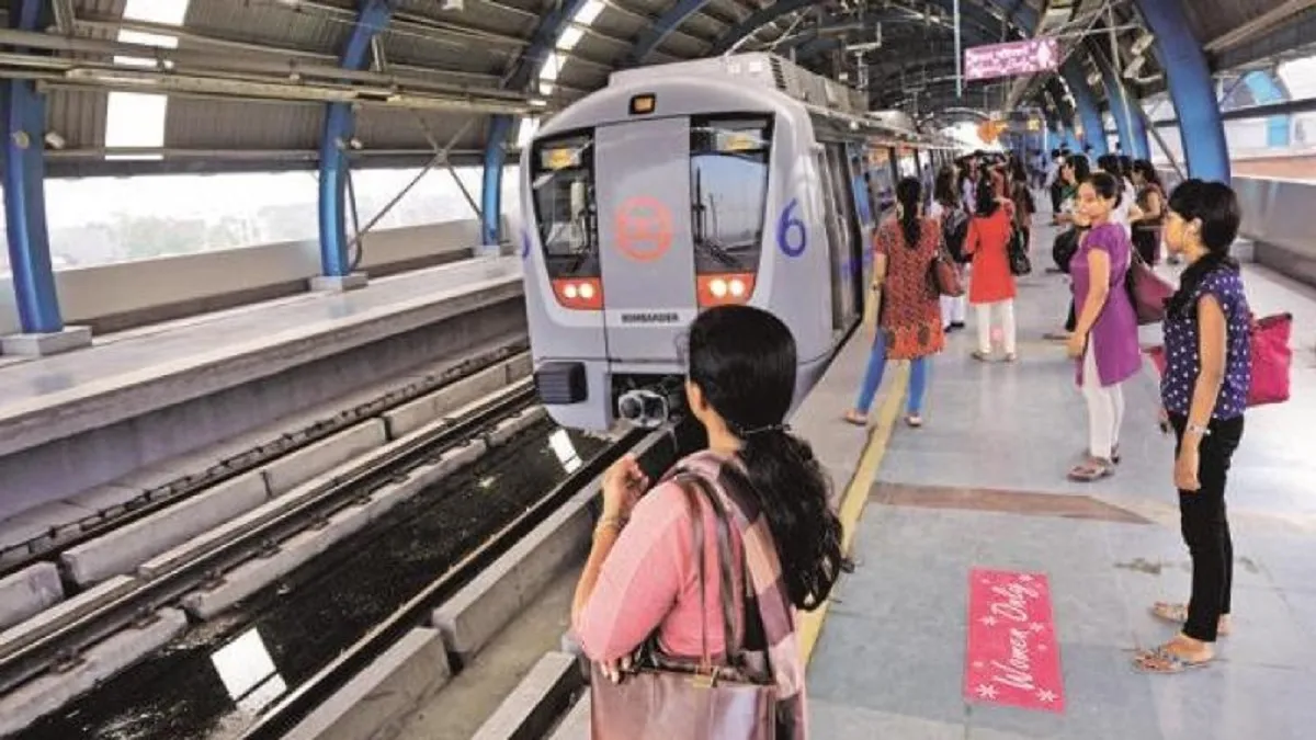 दिल्ली में 24 मई तक लागू लॉकडाउन के बीच मेट्रो सर्विस को लेकर DMRC ने दी जानकारी- India TV Hindi