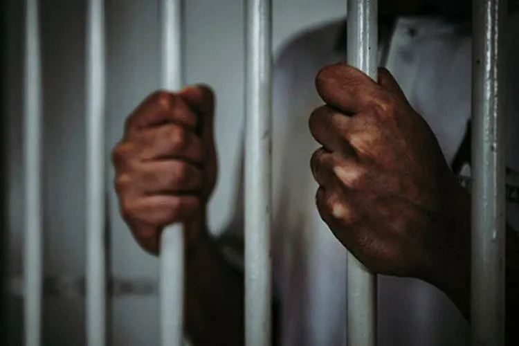 UP के 21 कैदियों ने पैरोल...- India TV Hindi